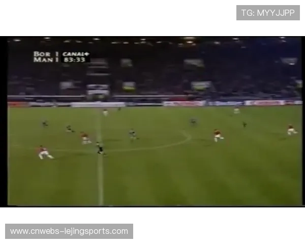 谢什科:我踢足球是从门将起步的,那时就想带球冲过全场进球